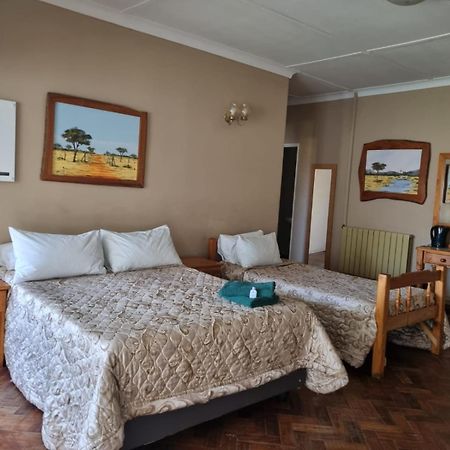 Emerald Guesthouse Kempton Park Buitenkant foto