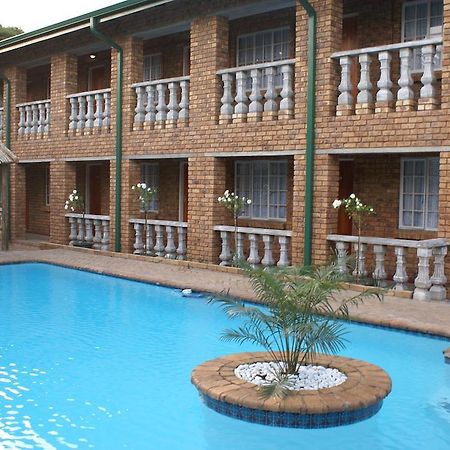 Emerald Guesthouse Kempton Park Buitenkant foto