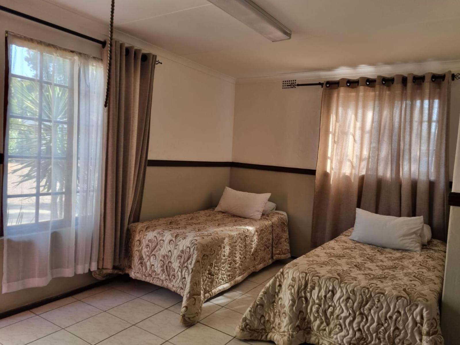 Emerald Guesthouse Kempton Park Buitenkant foto