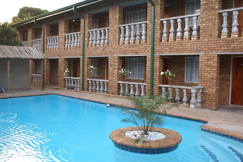 Emerald Guesthouse Kempton Park Buitenkant foto
